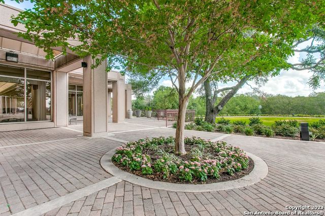 1 Towers Park Ln Unit: 1004