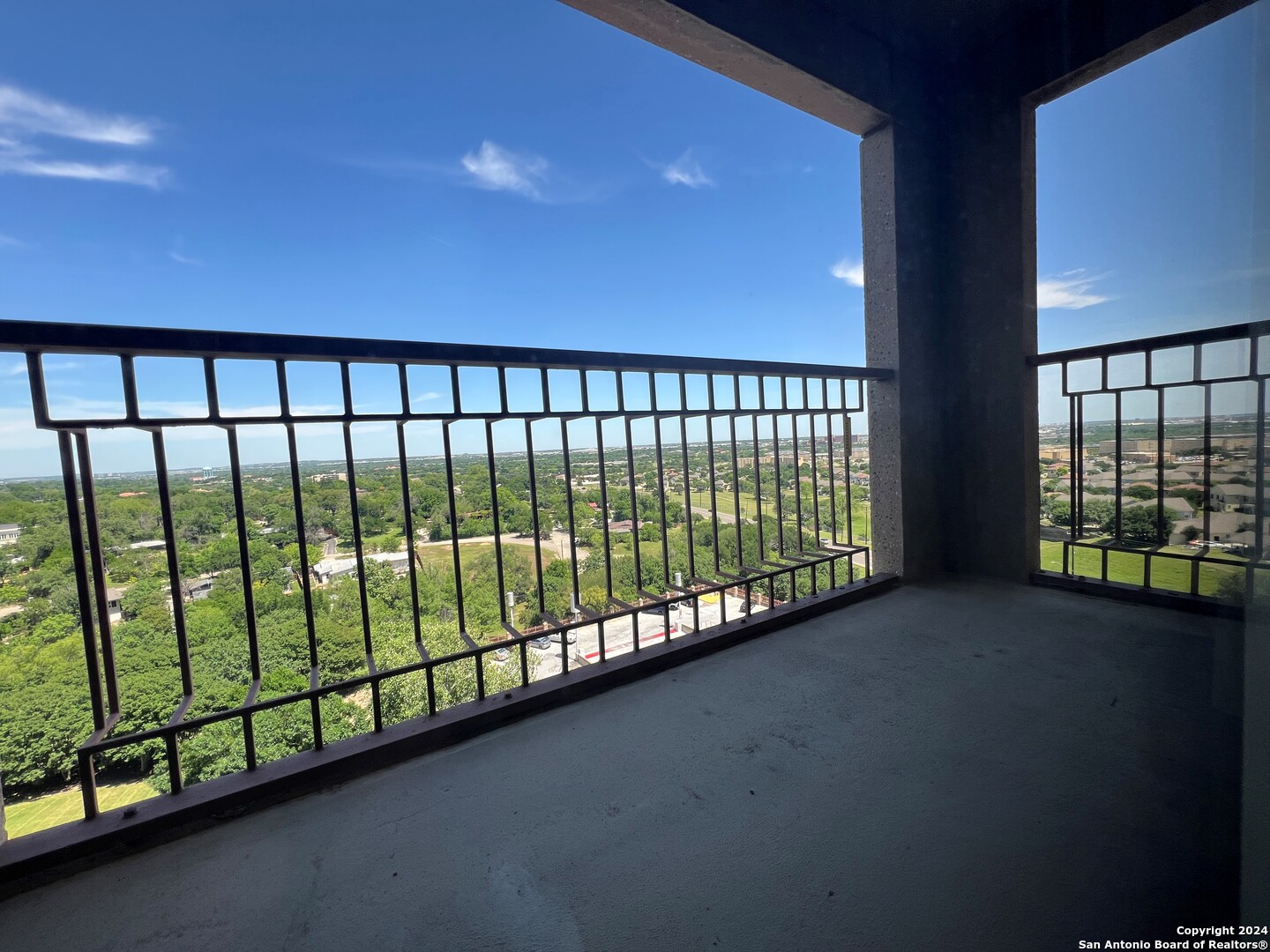 1 Towers Park Ln Unit: 1004