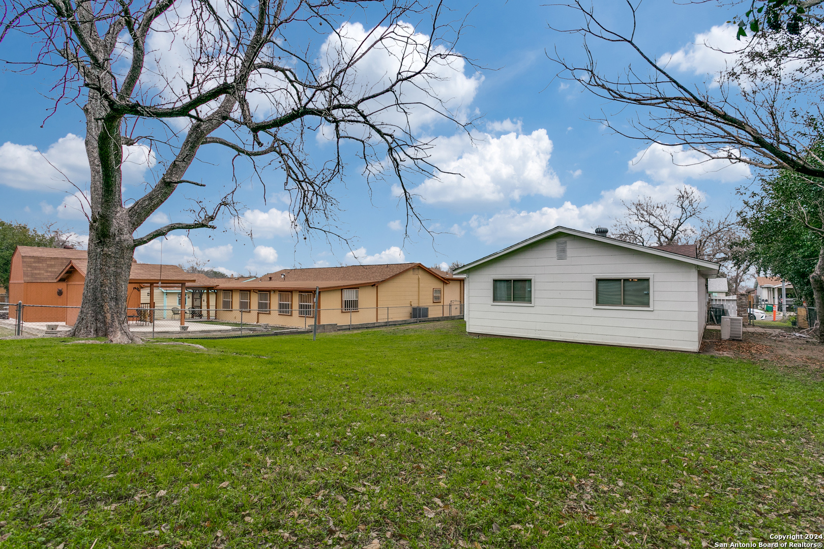 2127 Jim Bowie St