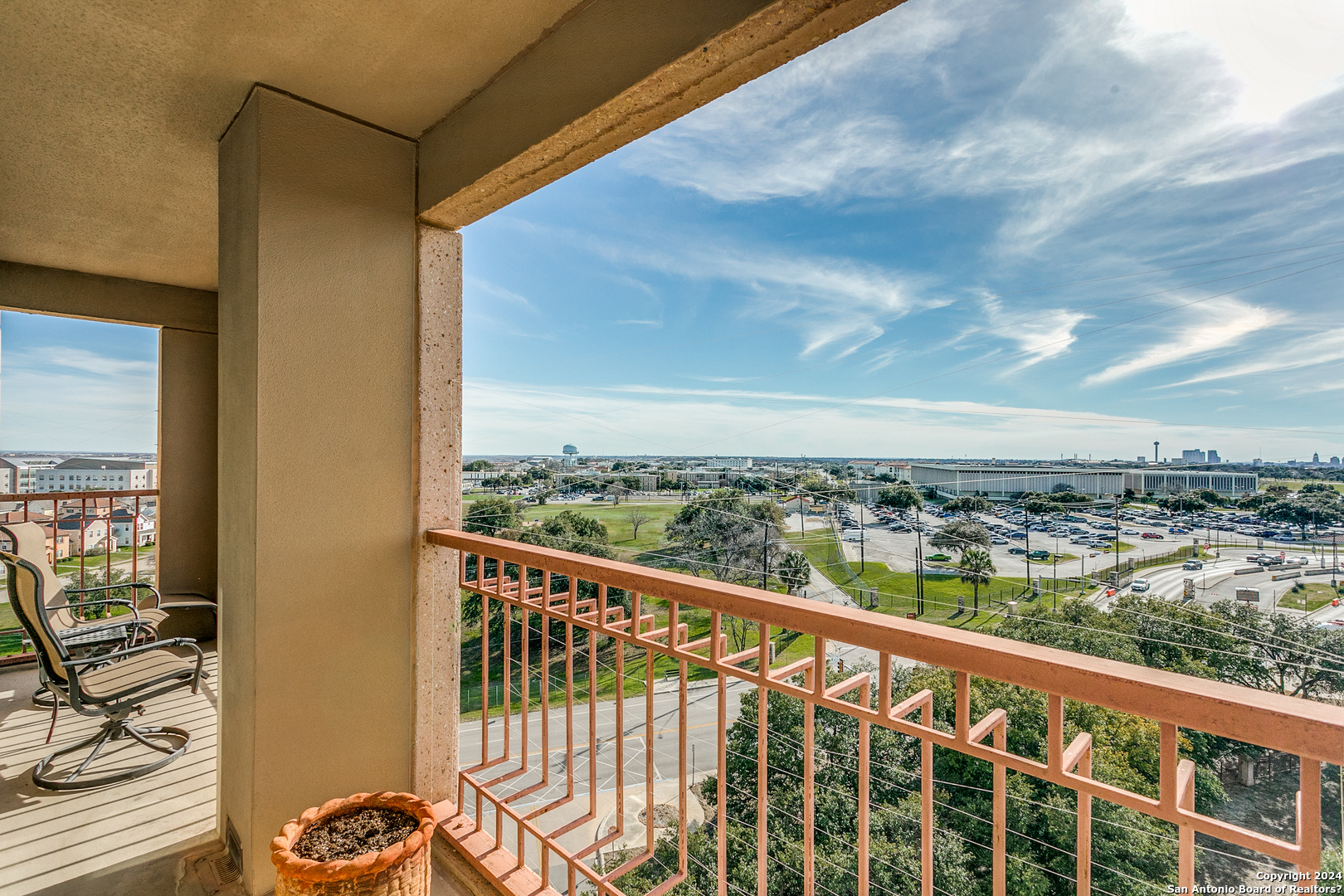1 Towers Park Ln Unit: 812