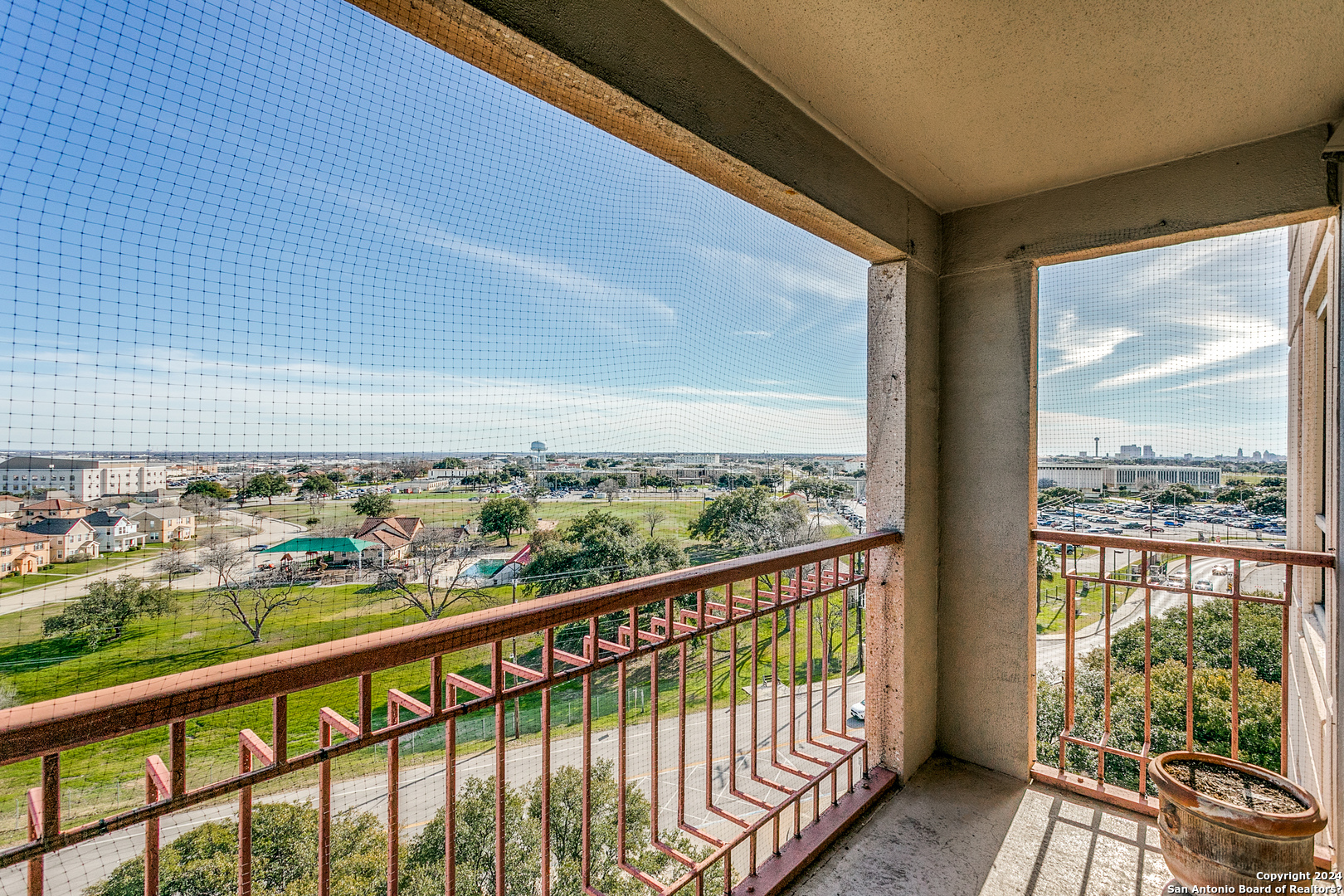 1 Towers Park Ln Unit: 812