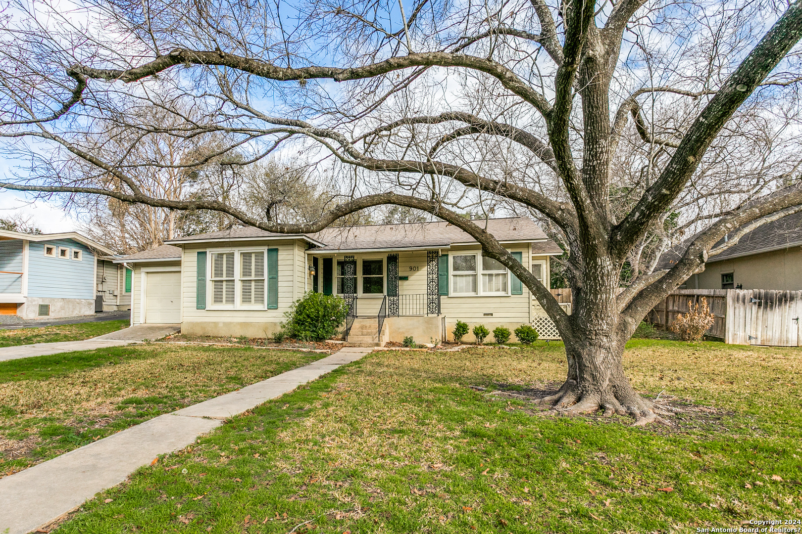 901 GARRATY RD