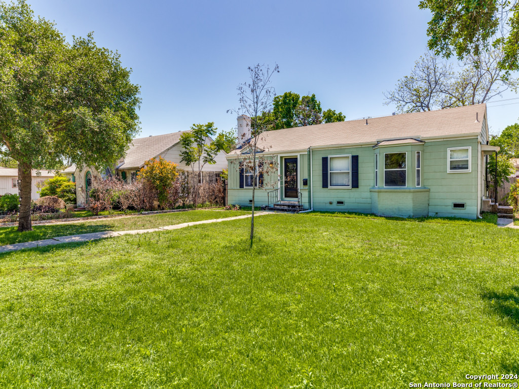 206 QUENTIN DR