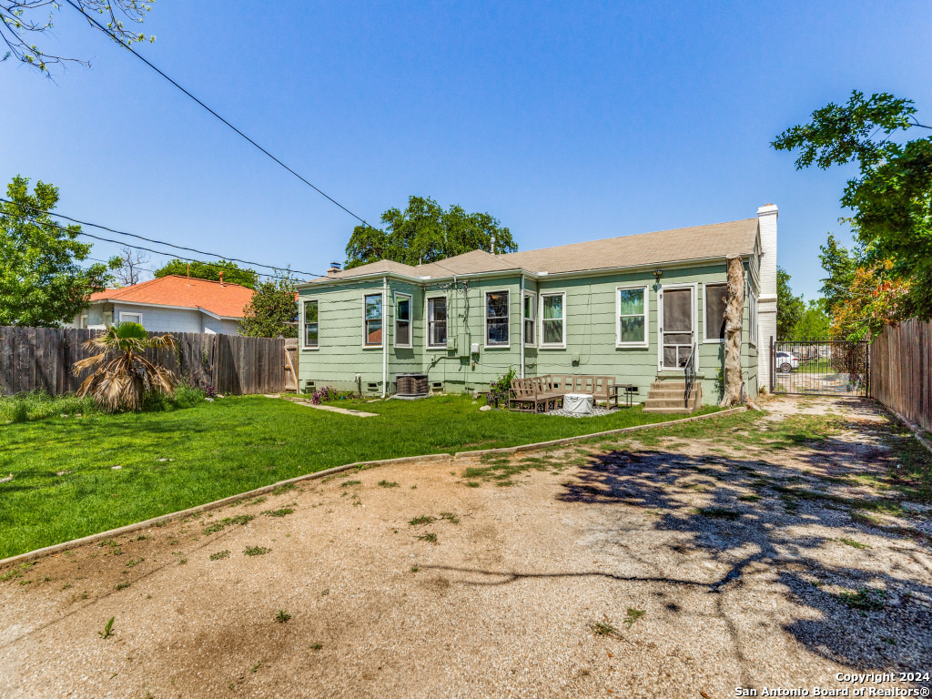 206 QUENTIN DR