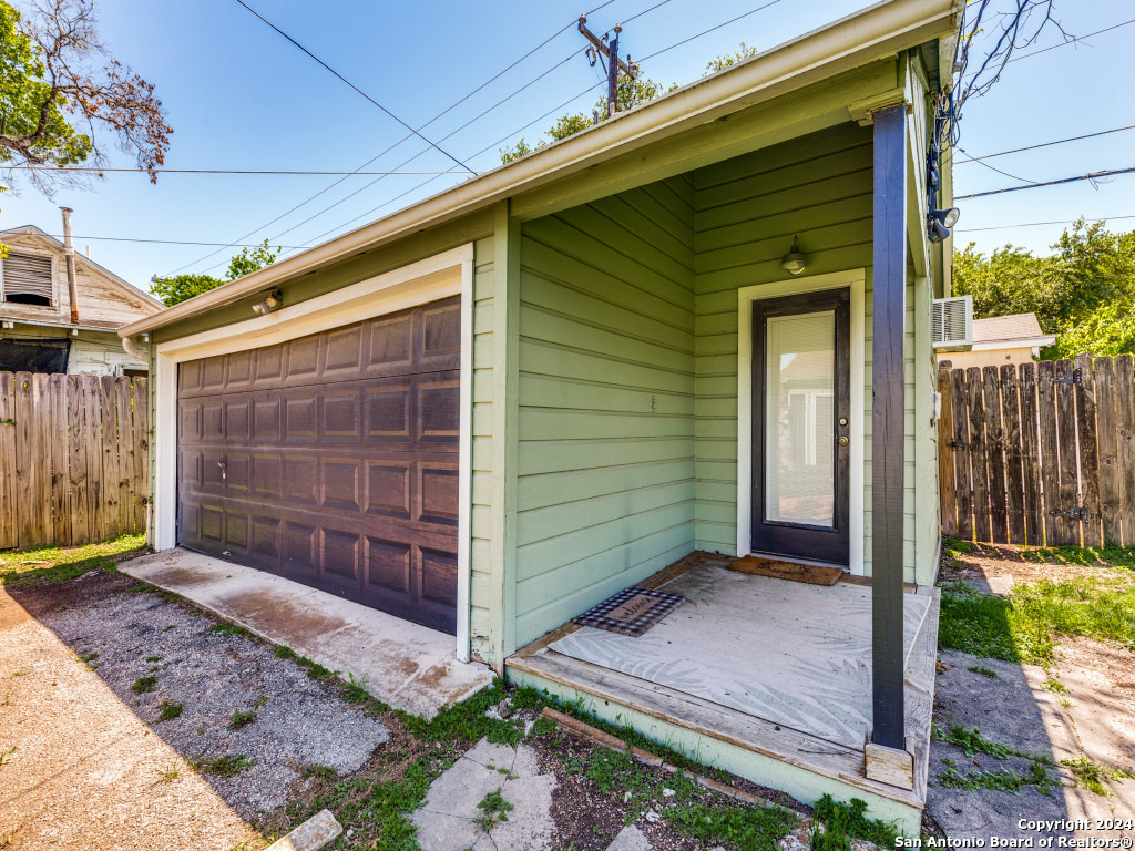 206 QUENTIN DR