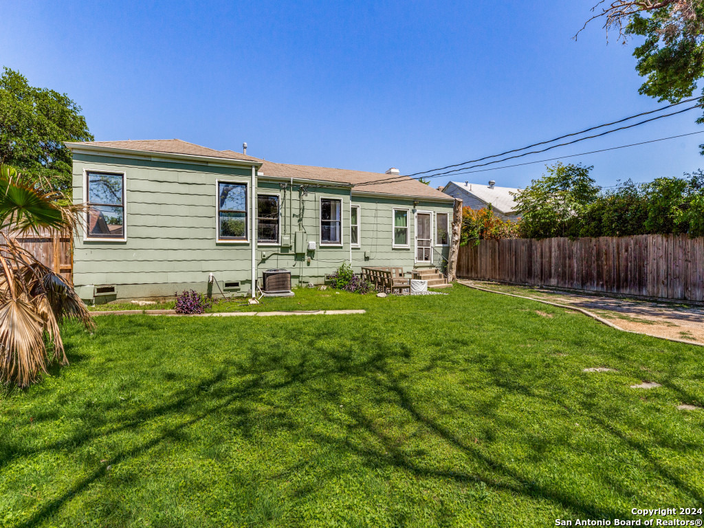 206 QUENTIN DR