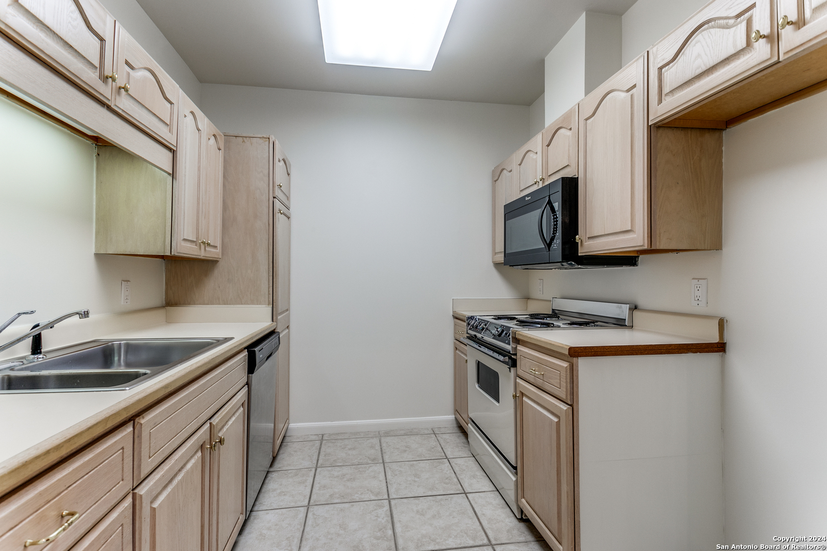 1 TOWERS PARK LN 508
