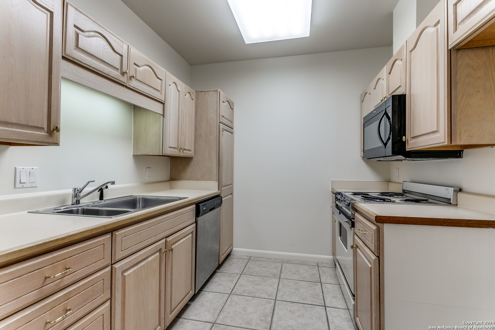 1 TOWERS PARK LN 508