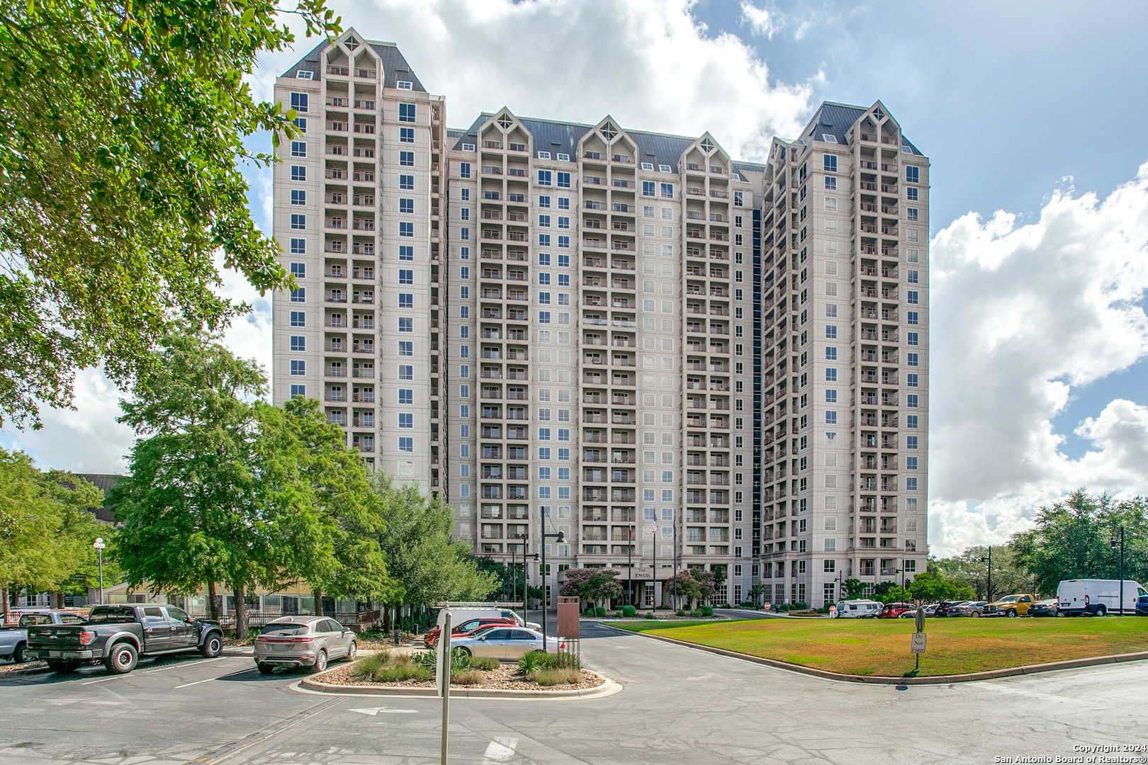 1 TOWERS PARK LN 1701