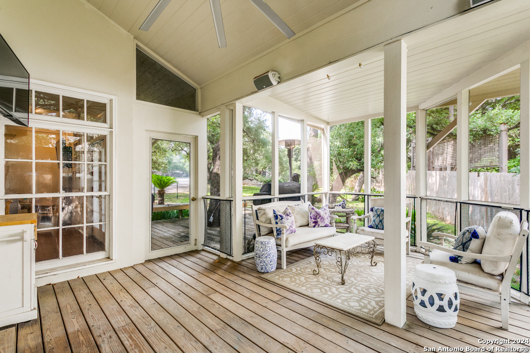 1 DORCHESTER PL