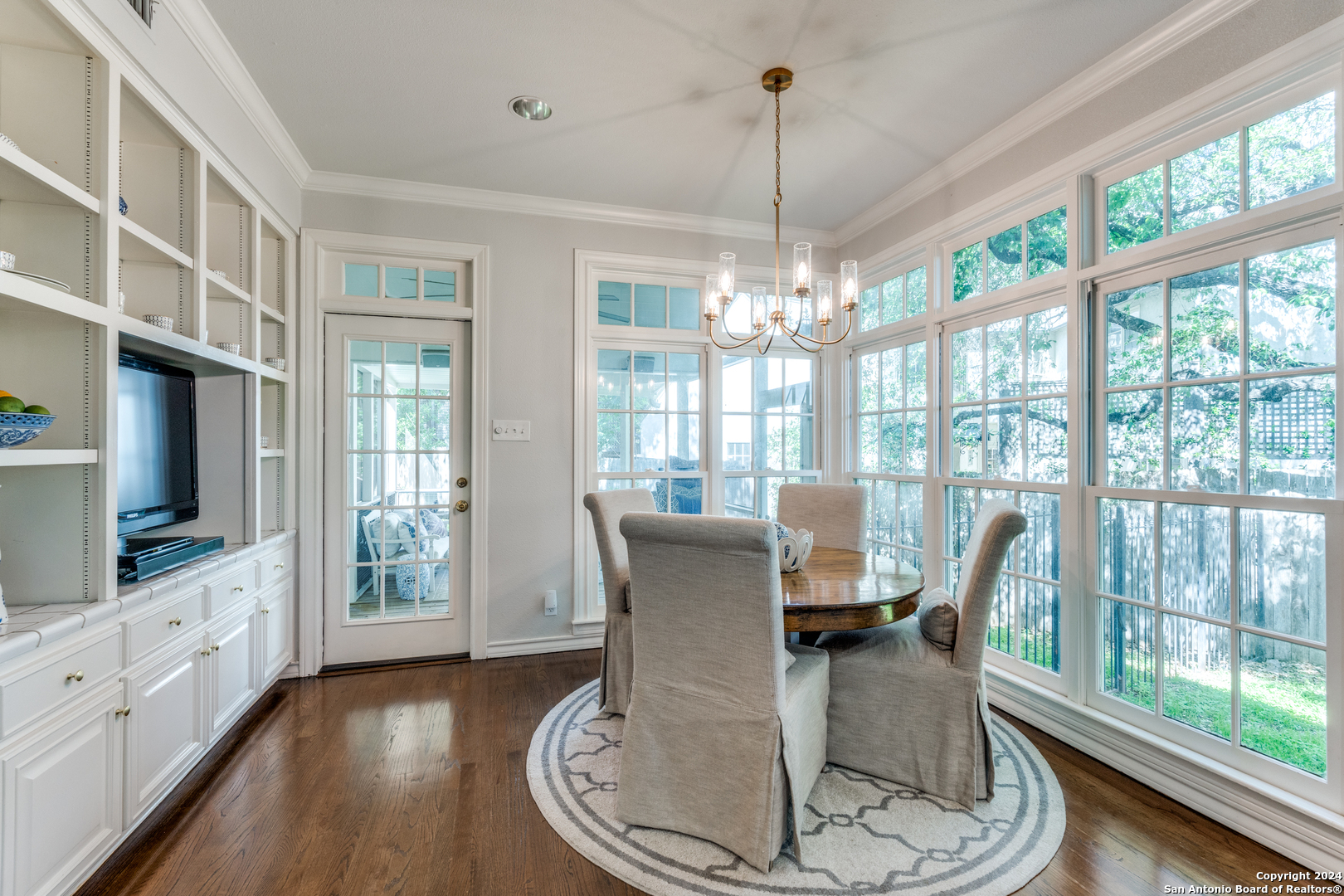 1 DORCHESTER PL