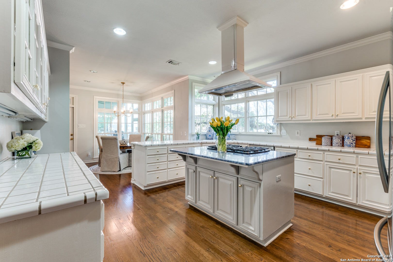 1 DORCHESTER PL