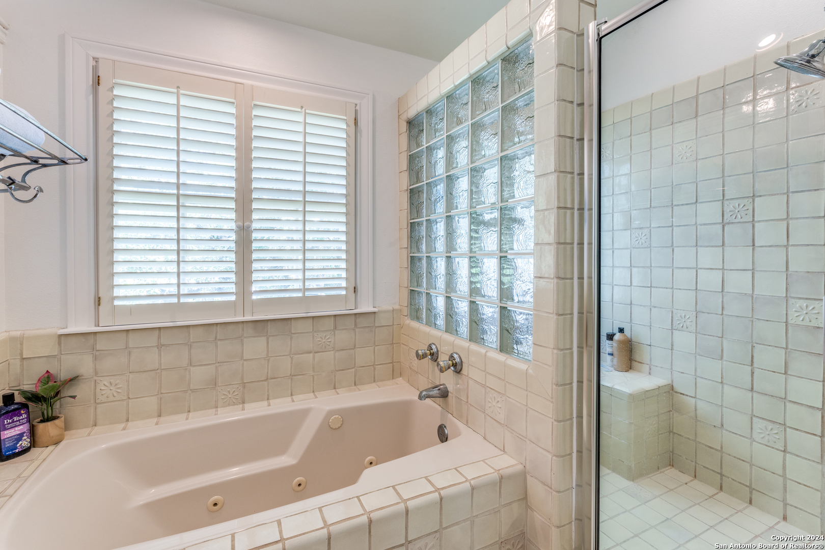 1 DORCHESTER PL