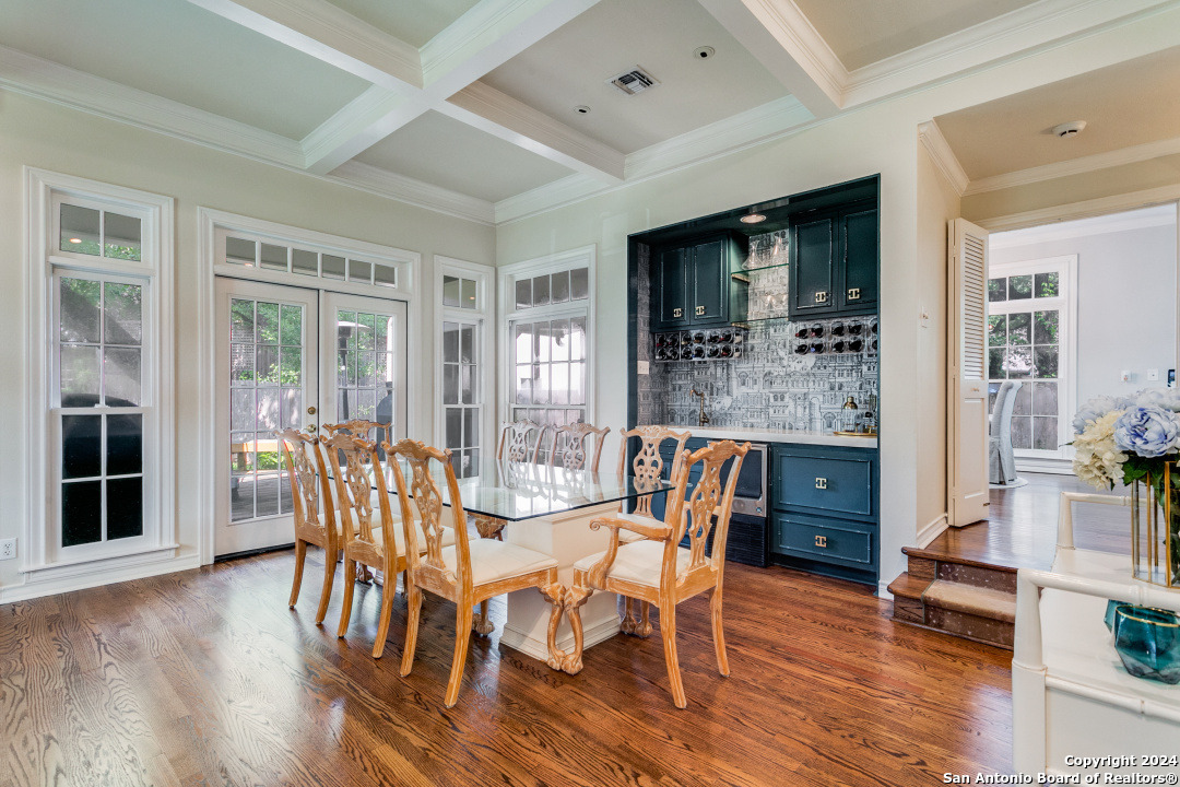 1 DORCHESTER PL