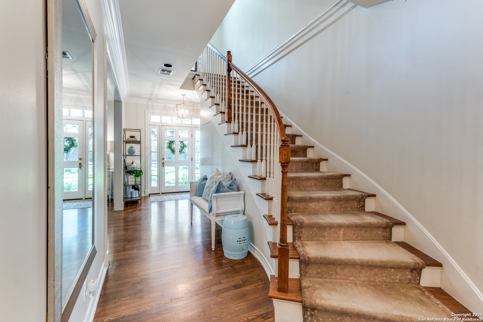 1 DORCHESTER PL