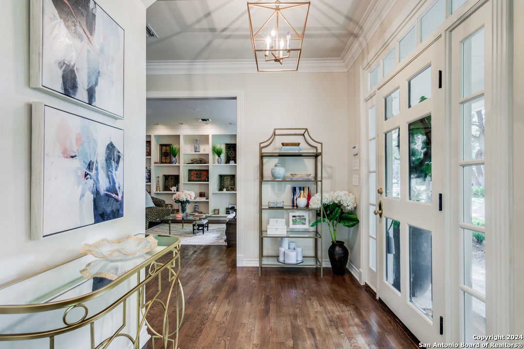 1 DORCHESTER PL