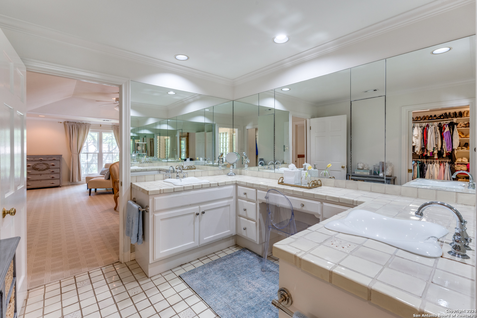 1 DORCHESTER PL