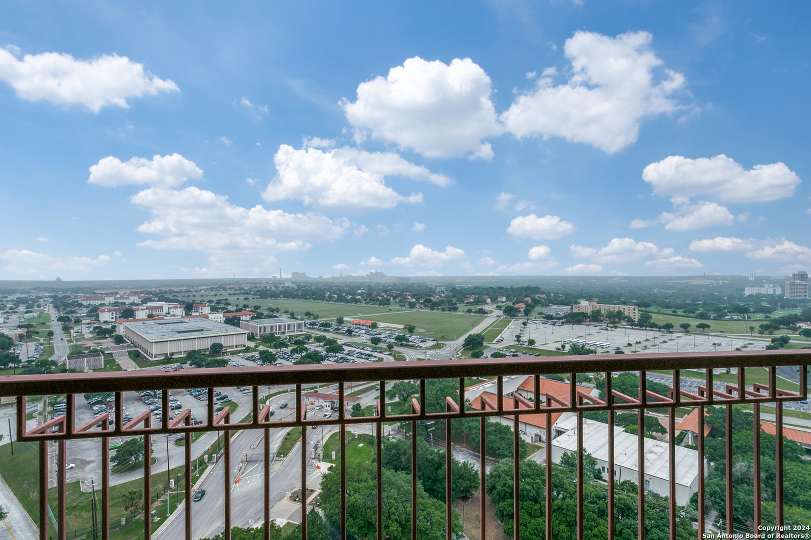 1 TOWERS PARK LN 2216