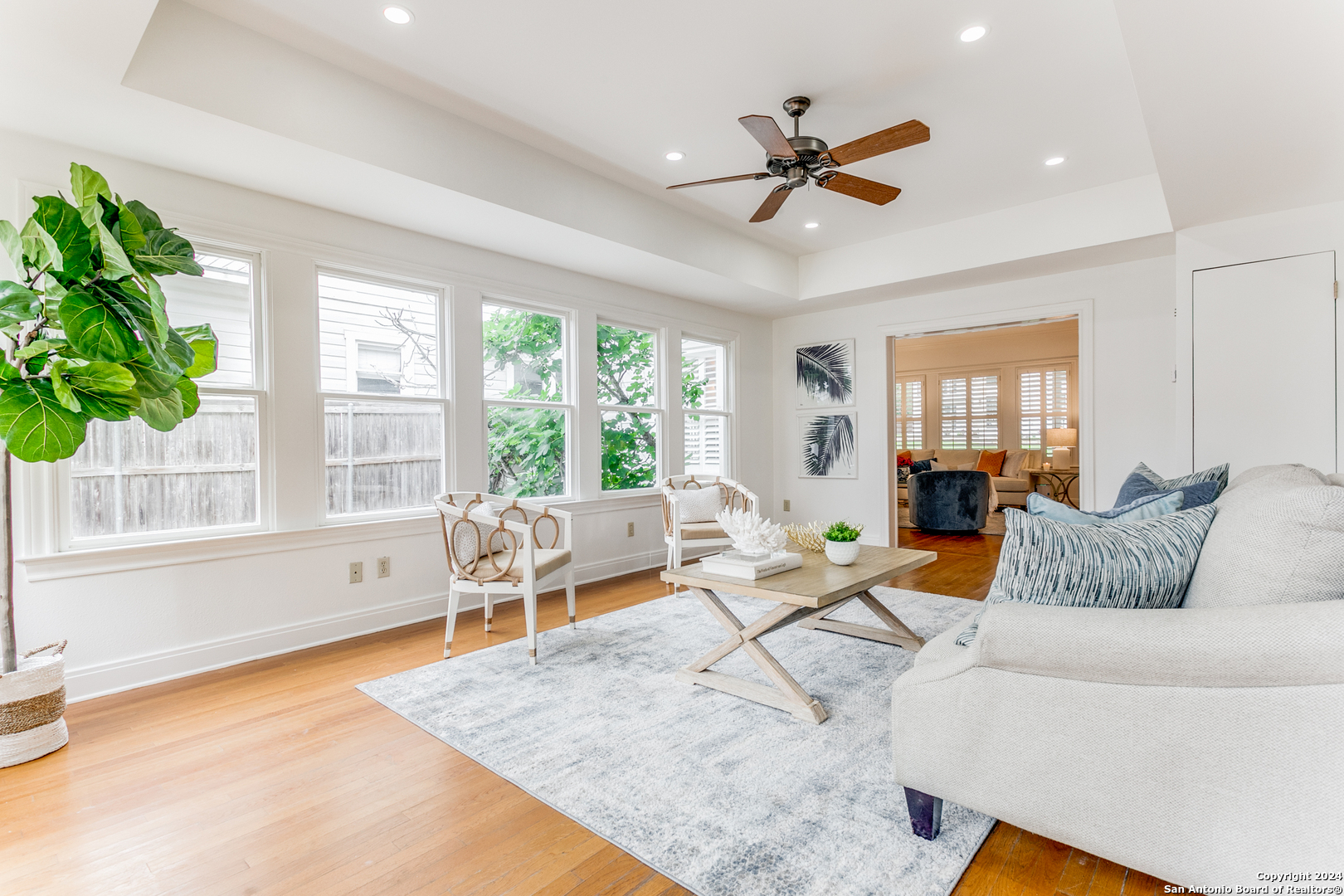123 CLOVERLEAF AVE