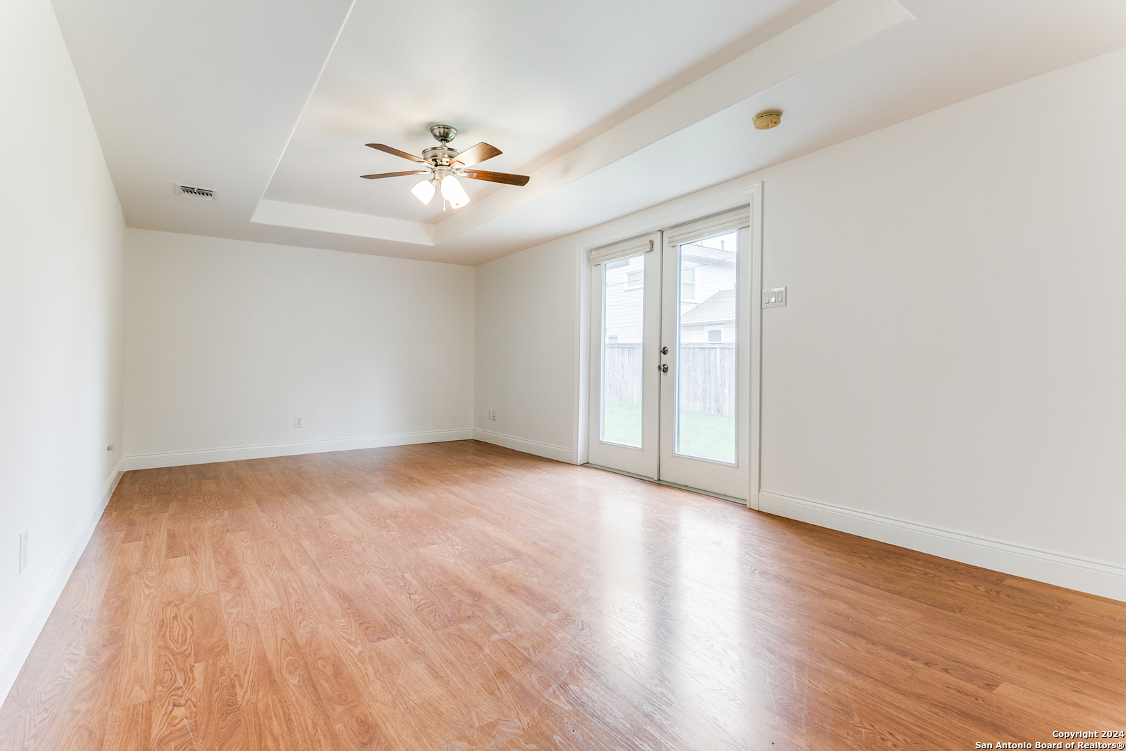 123 CLOVERLEAF AVE