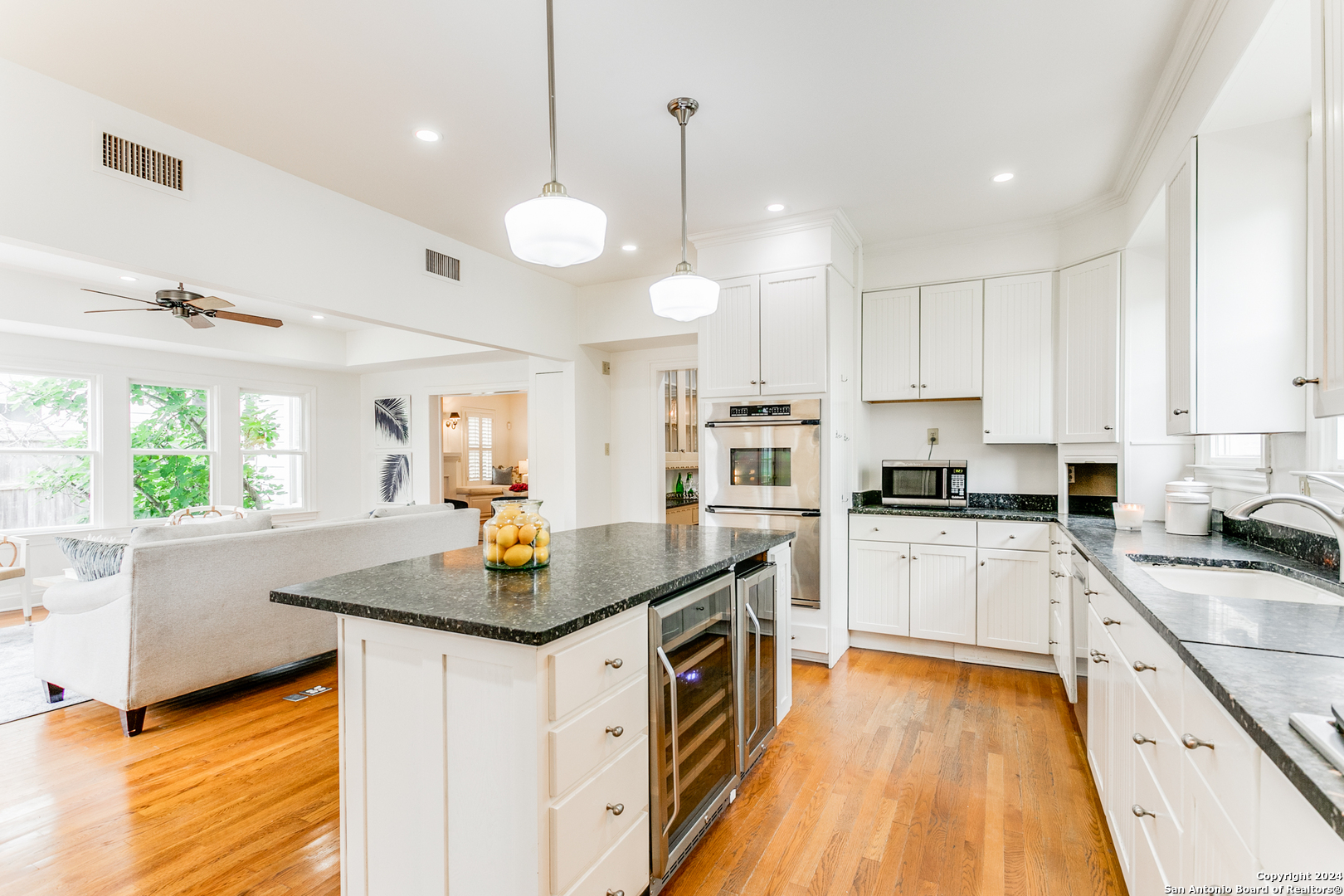 123 CLOVERLEAF AVE