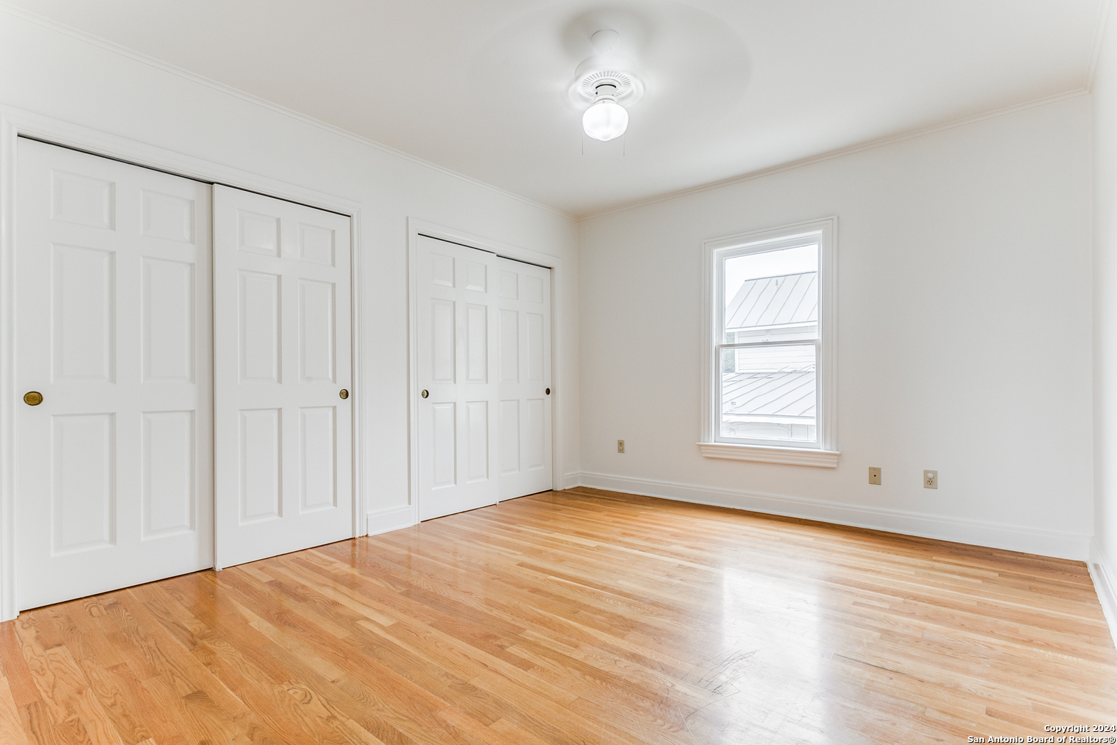 123 CLOVERLEAF AVE