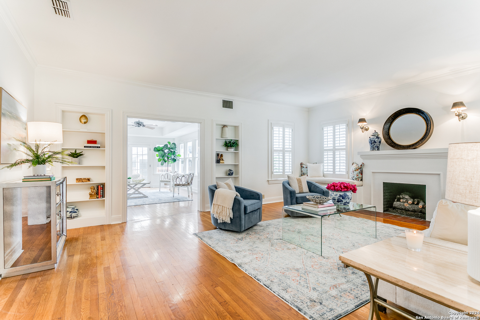 123 CLOVERLEAF AVE