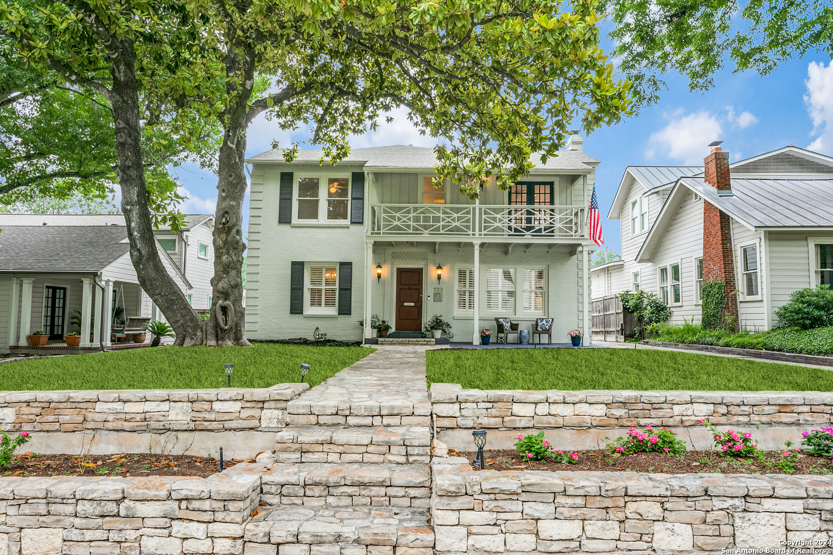 123 CLOVERLEAF AVE