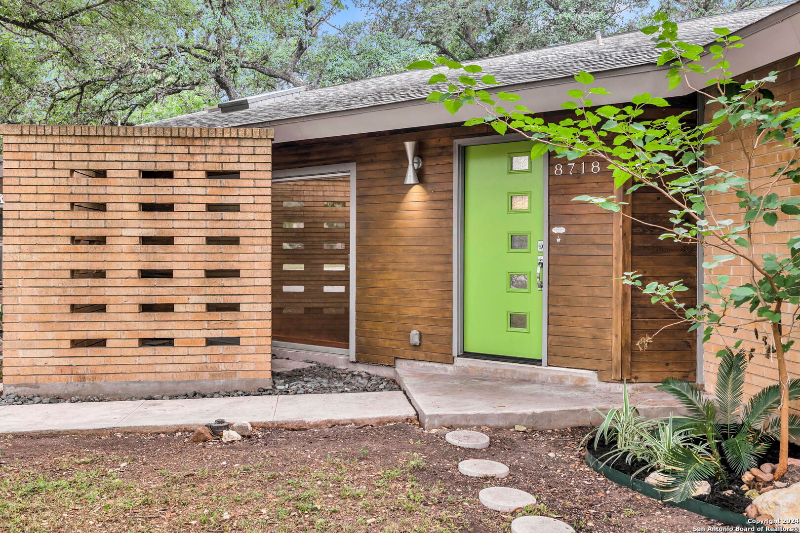 8718 CHARRO LN