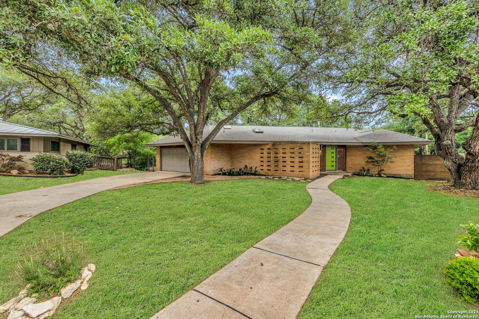 8718 CHARRO LN