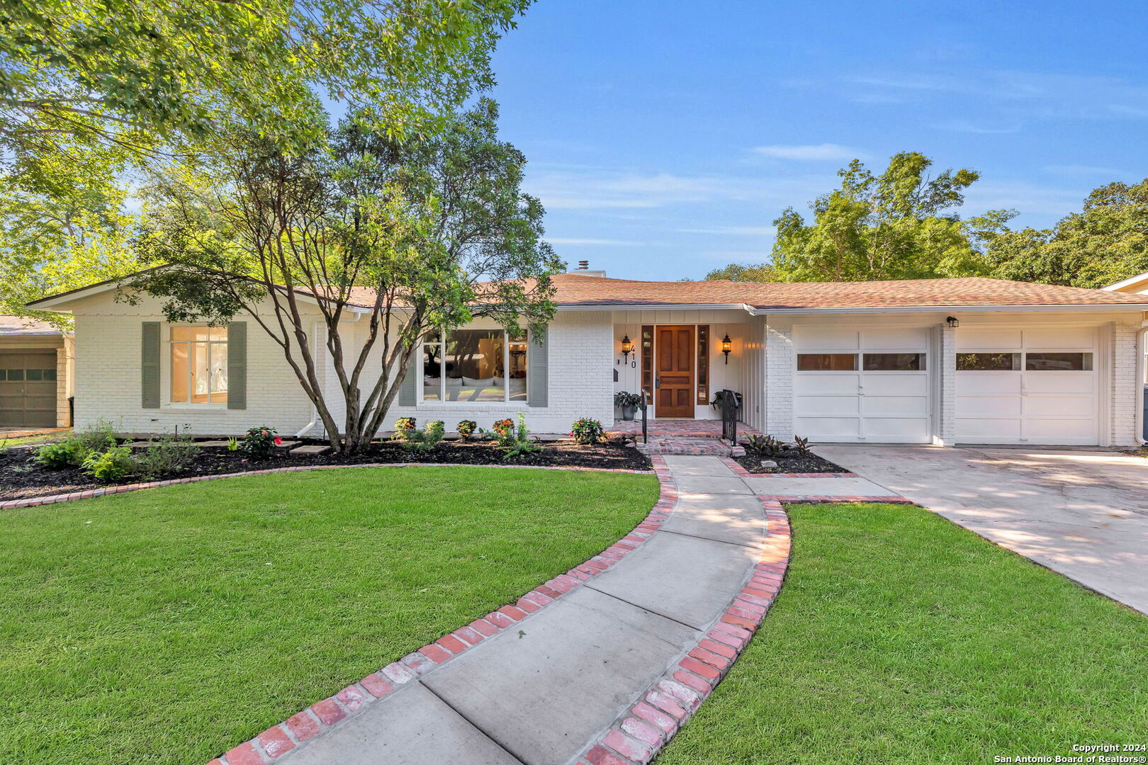410 Woodcrest Dr