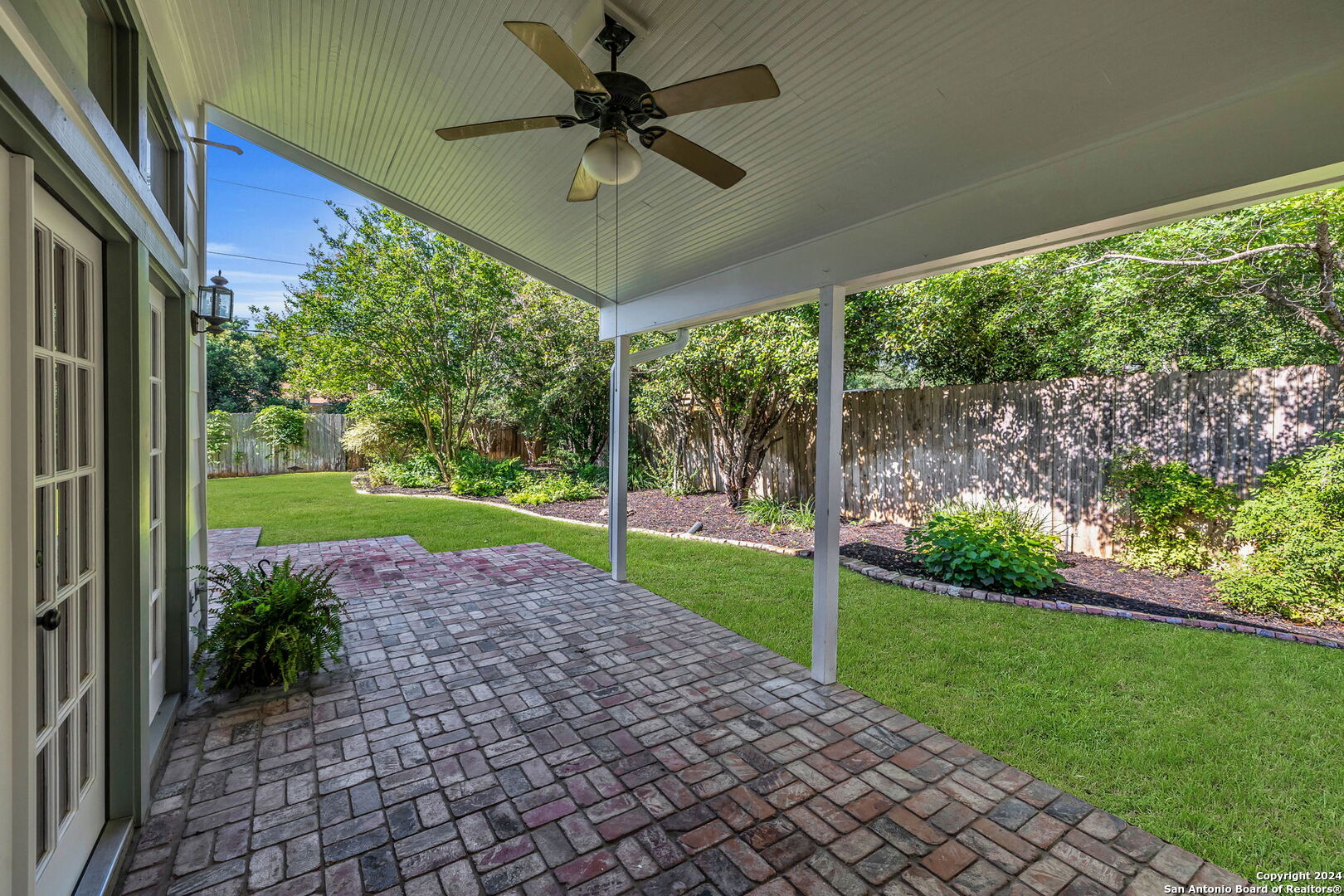 410 Woodcrest Dr