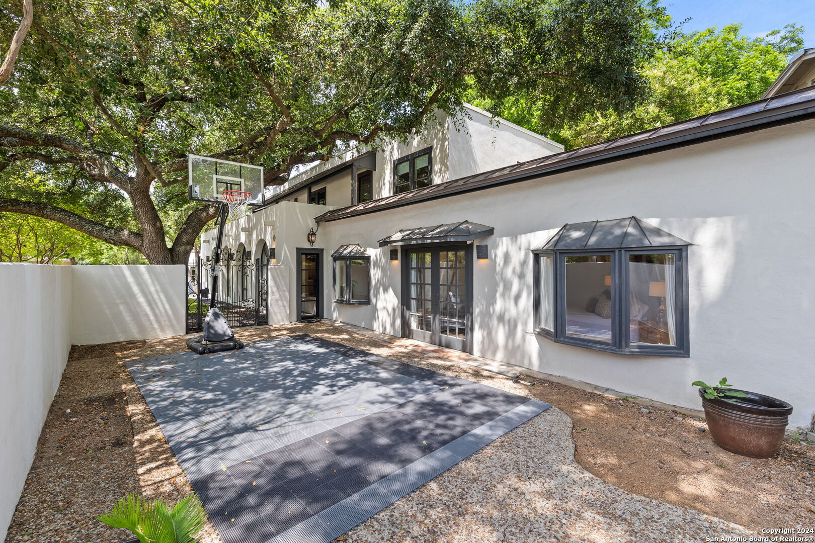 611 Blvd