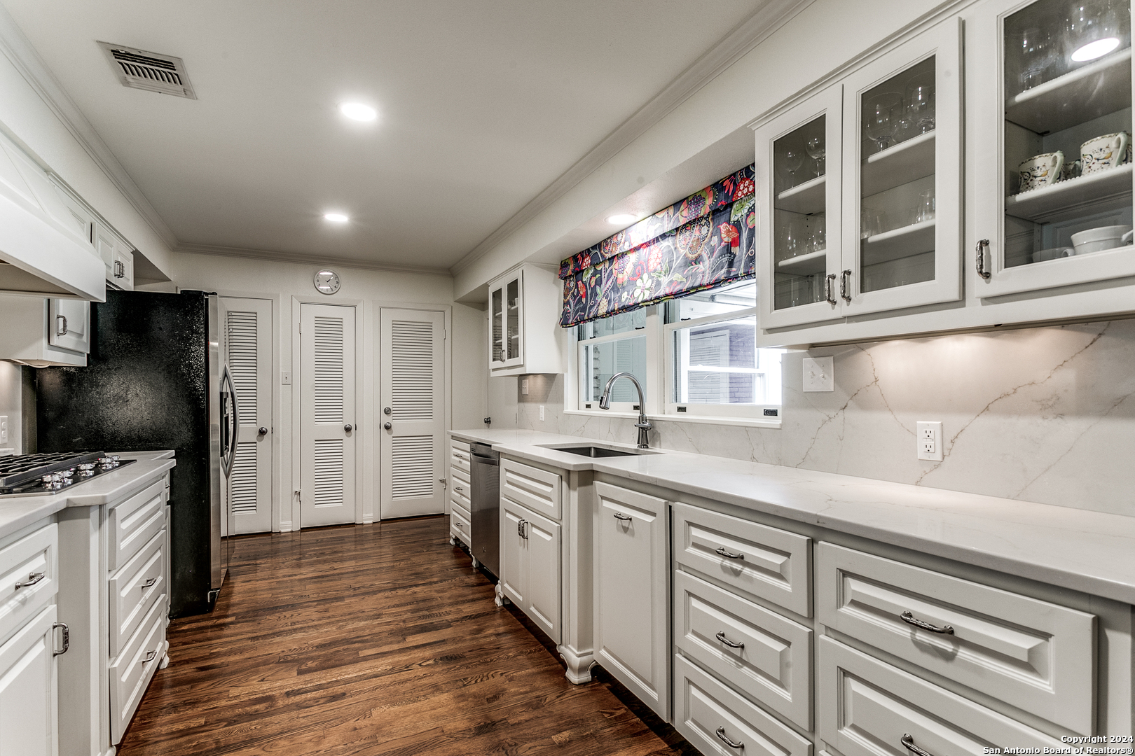 155 Hillview