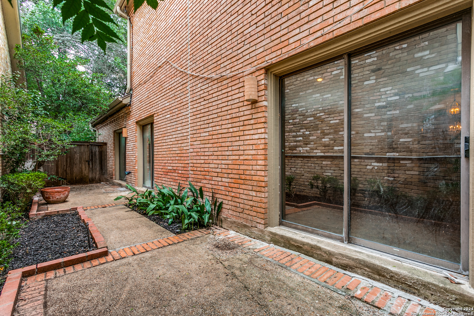 12 Garden Square
