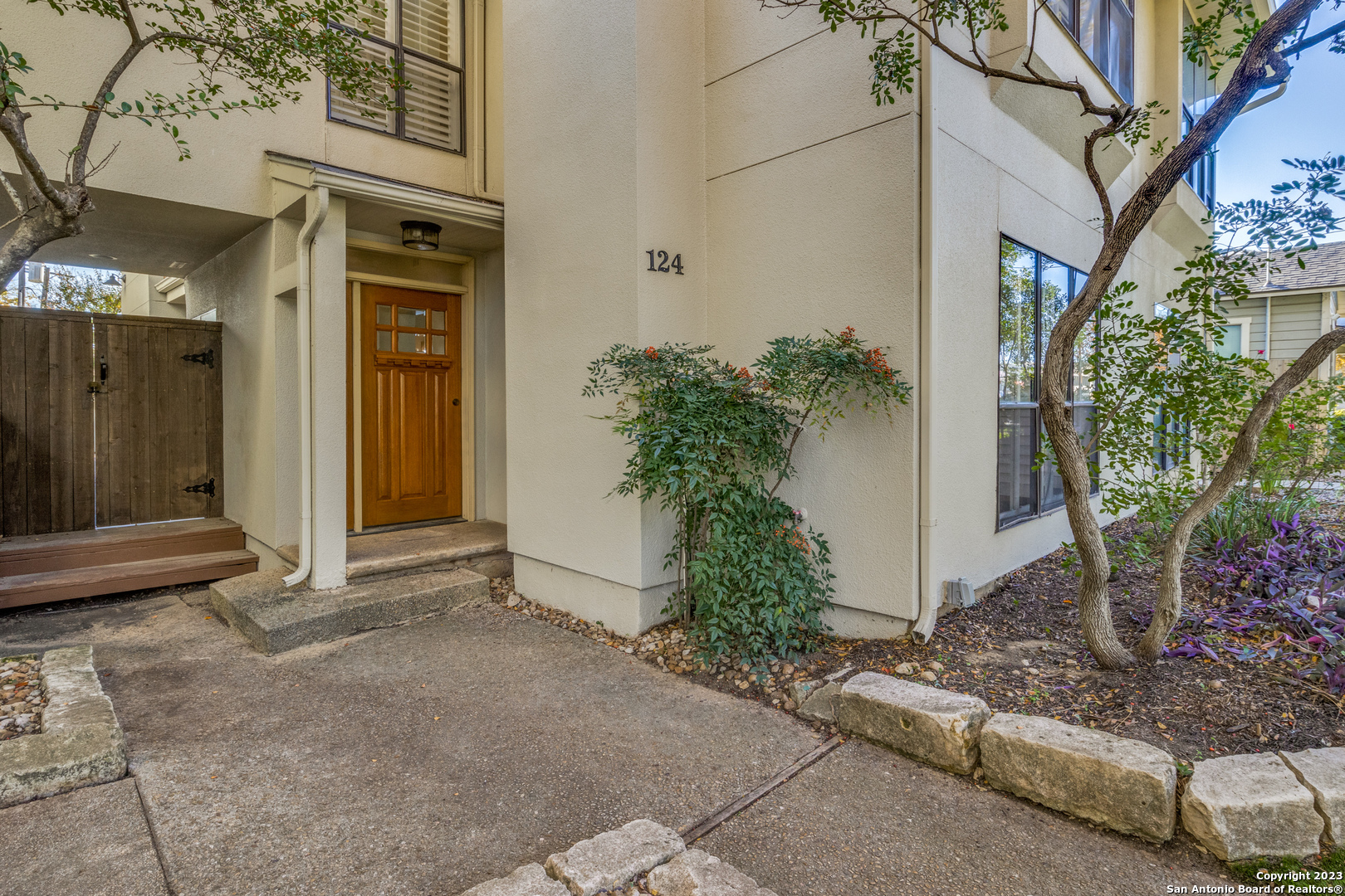 124 MONTCLAIR ST