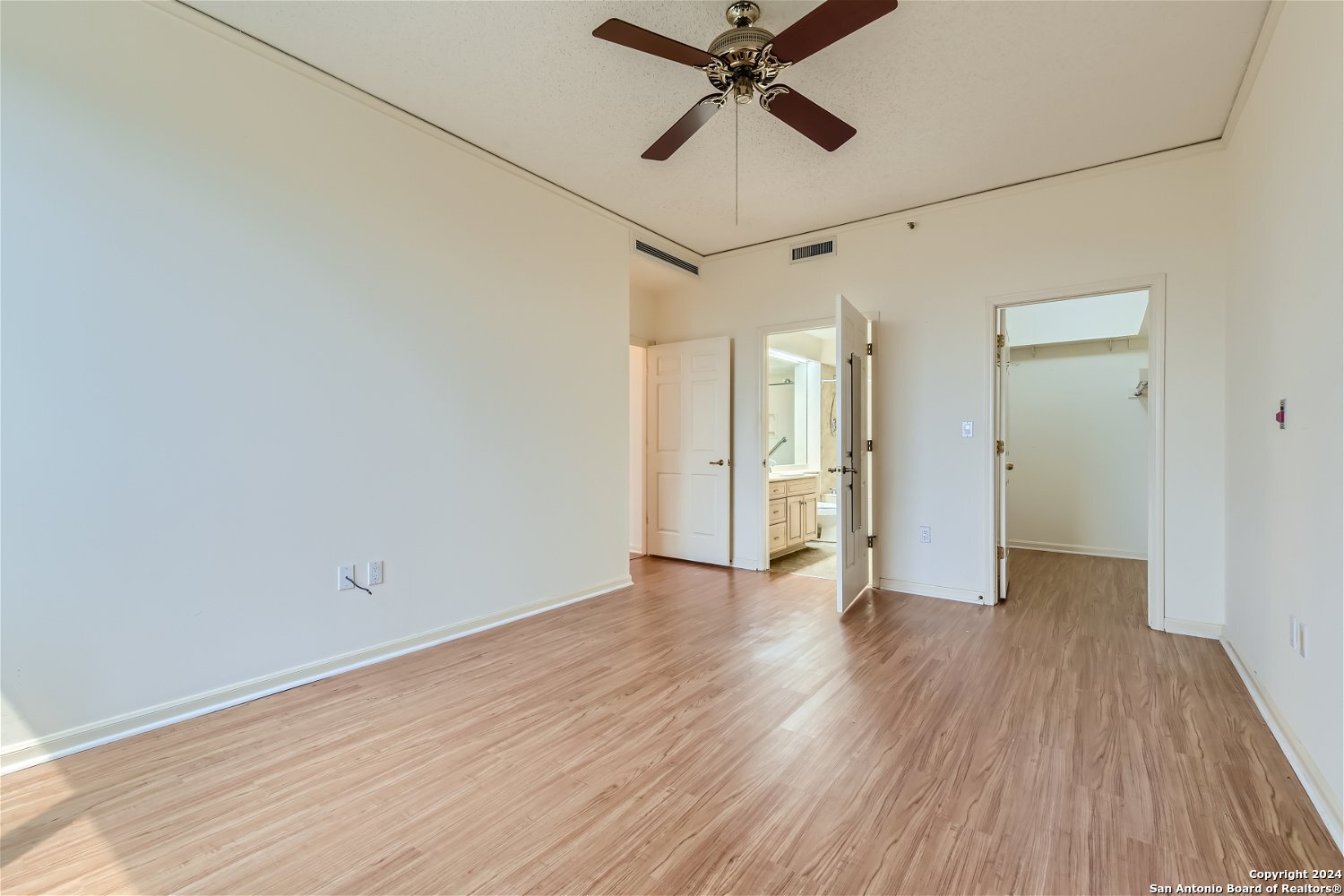 1 Towers Park Ln 410