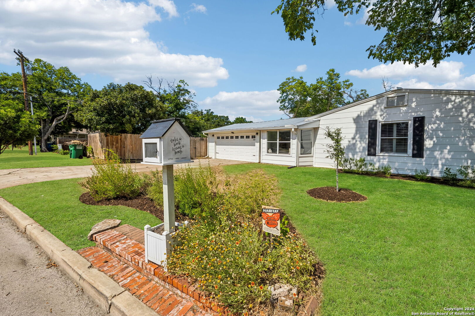 303 BREES BLVD