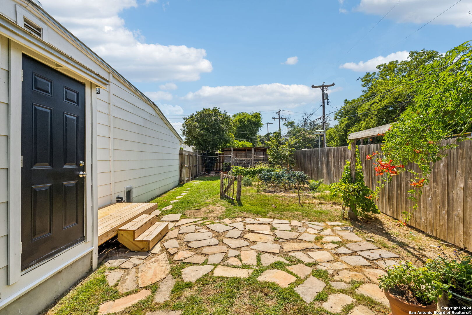 303 BREES BLVD