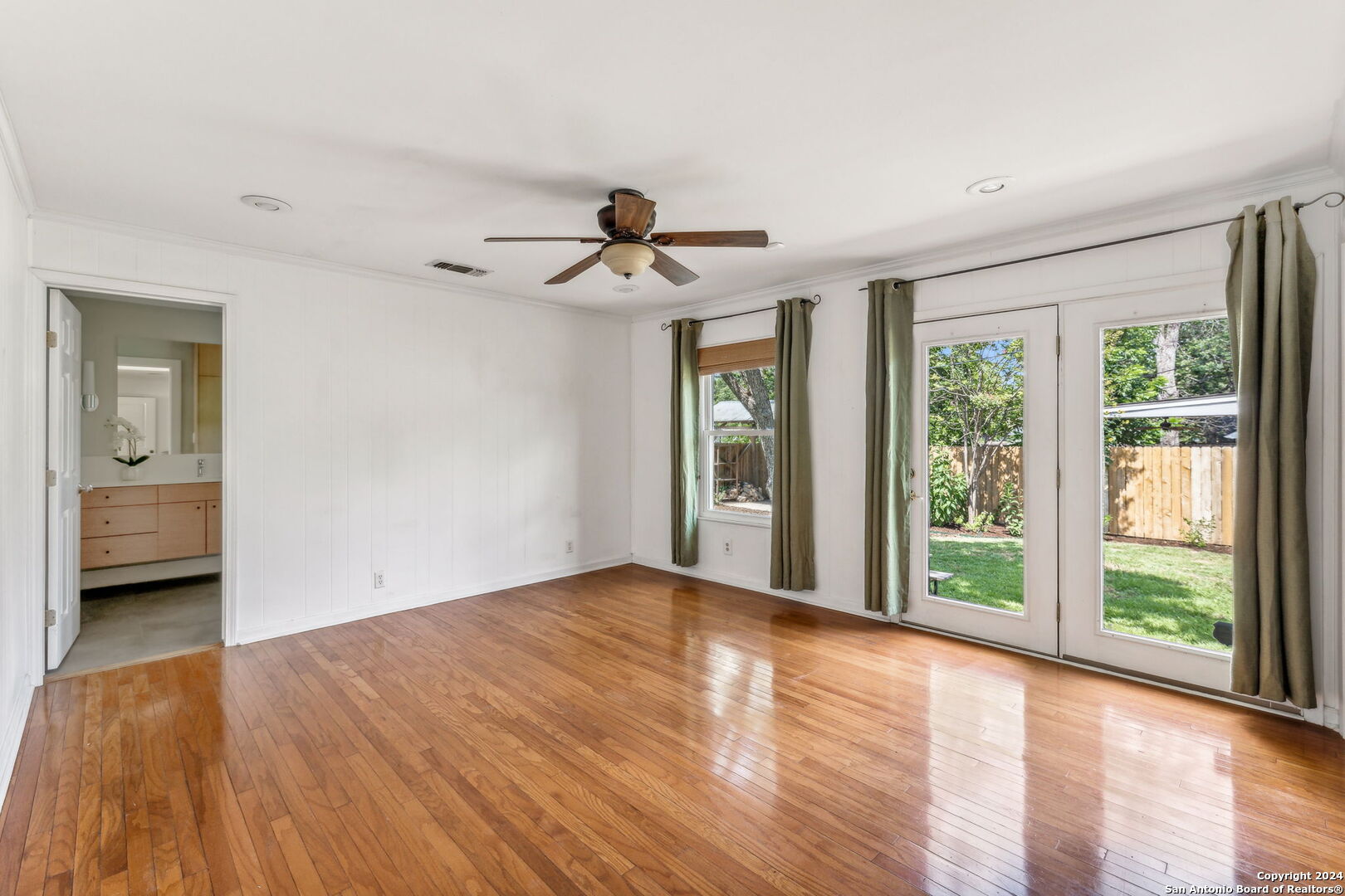 303 BREES BLVD
