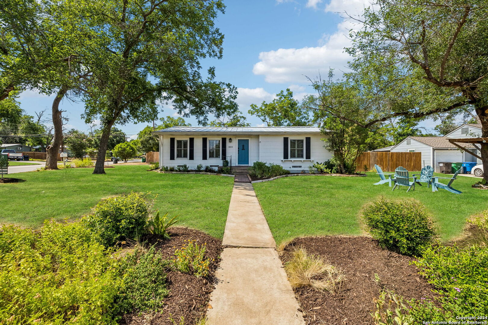 303 BREES BLVD