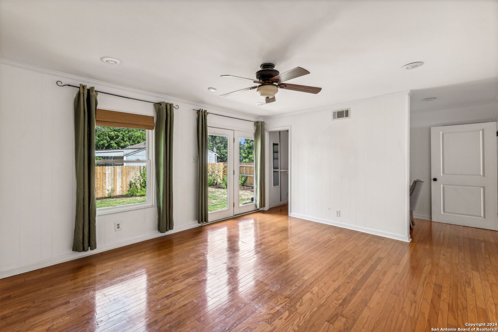 303 BREES BLVD