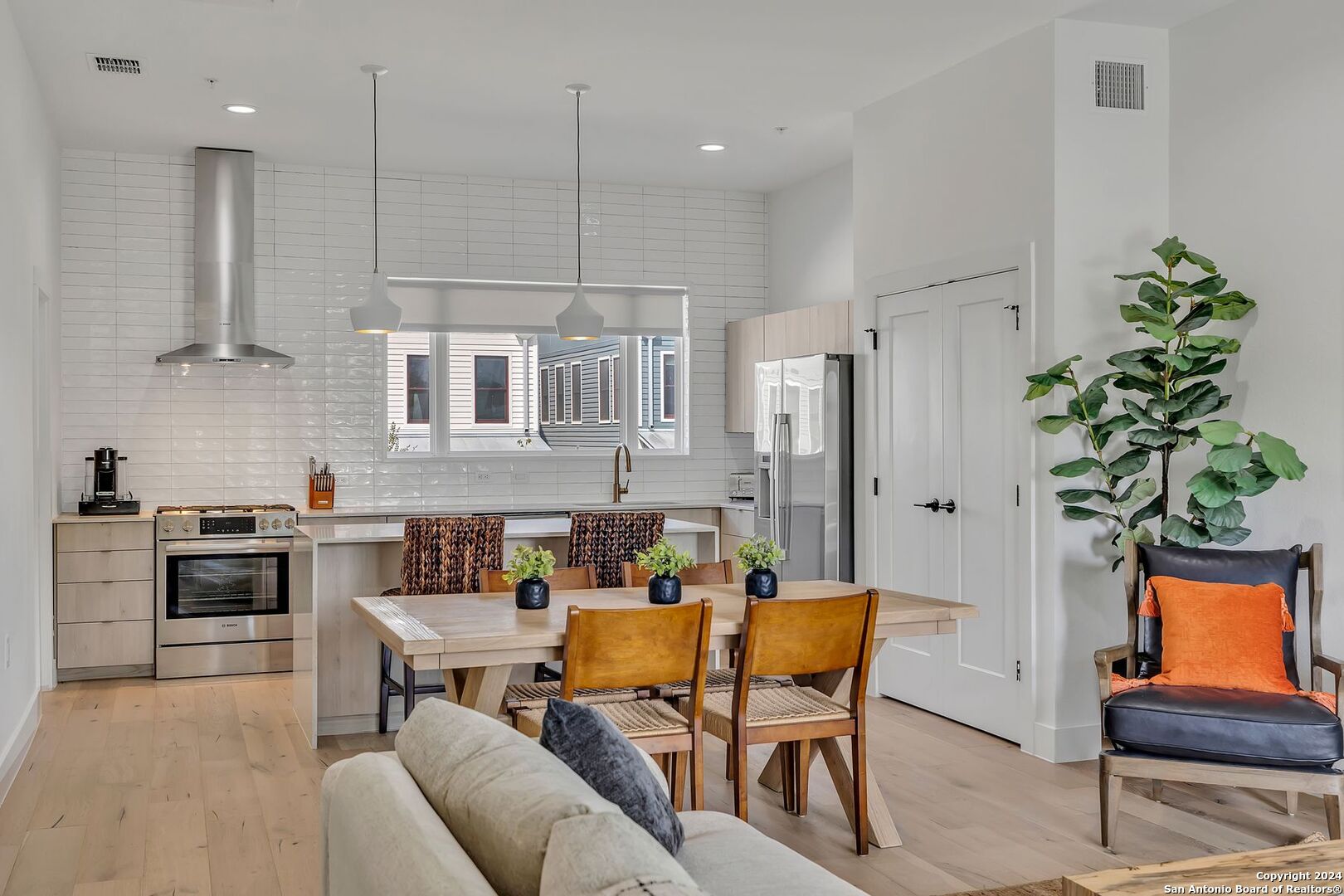 203 PASCHAL ST 106