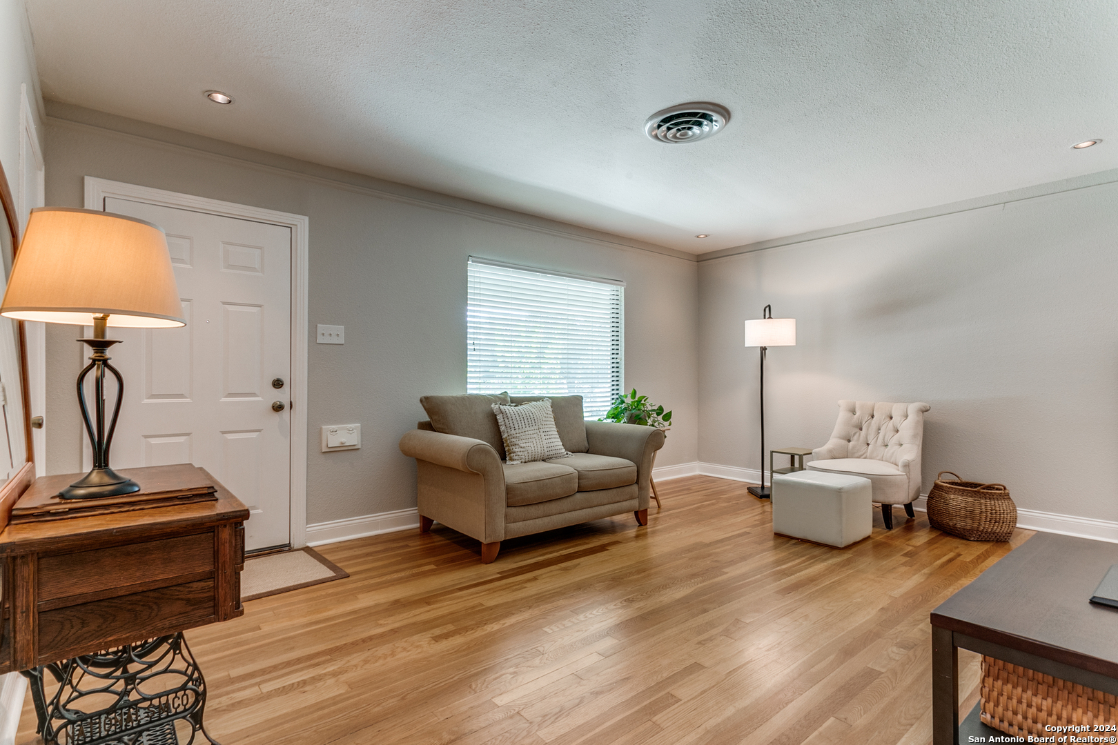 229 LYMAN DR