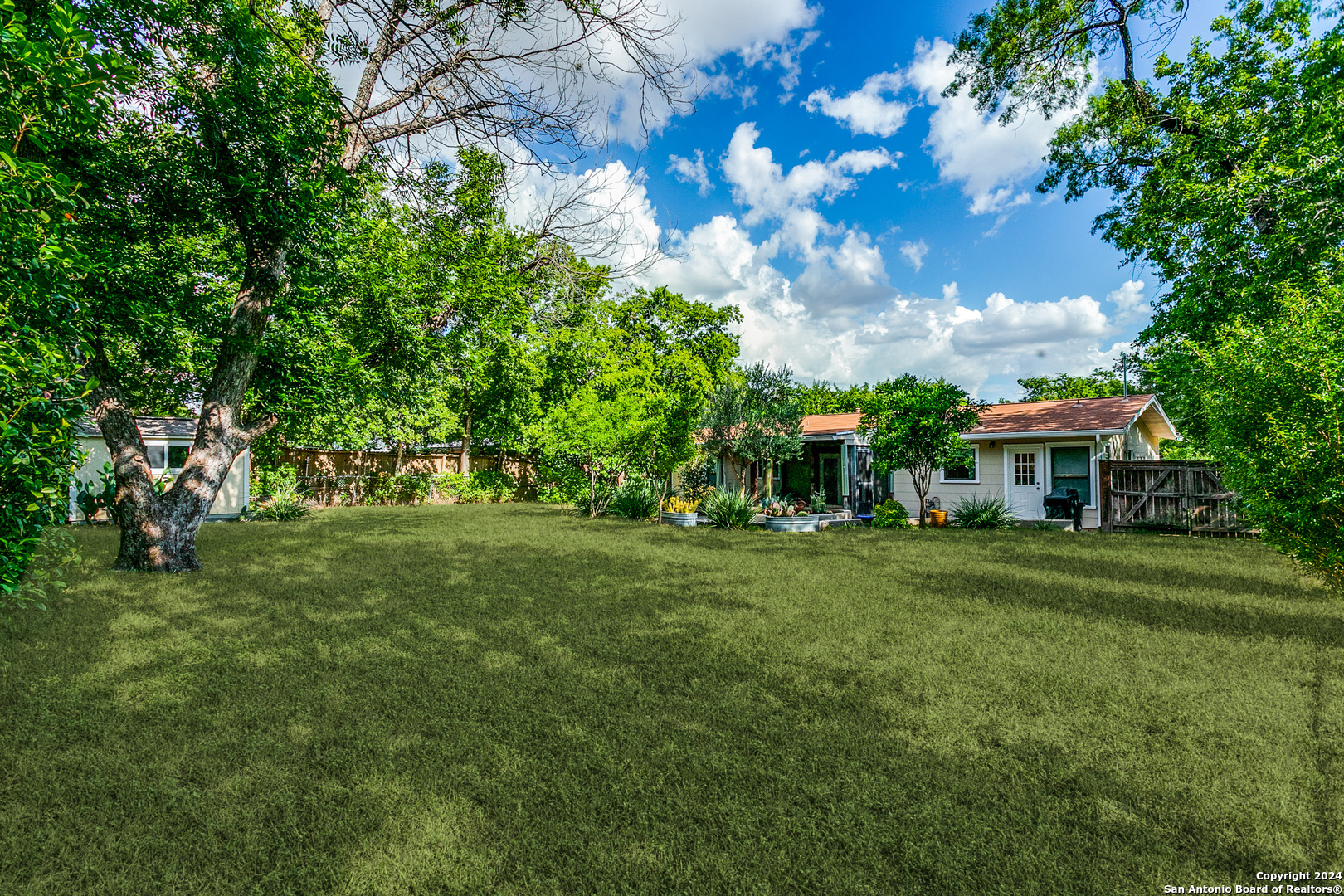 229 LYMAN DR