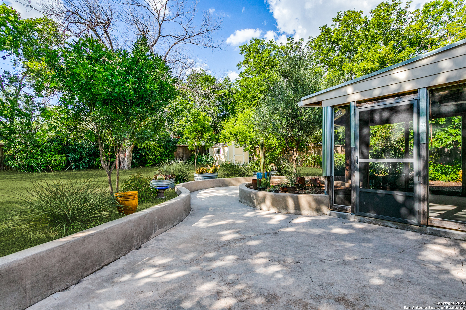 229 LYMAN DR