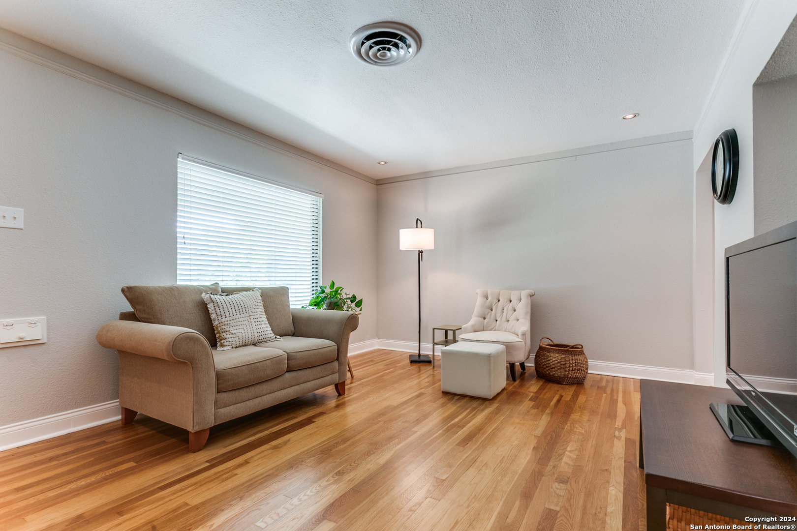 229 LYMAN DR