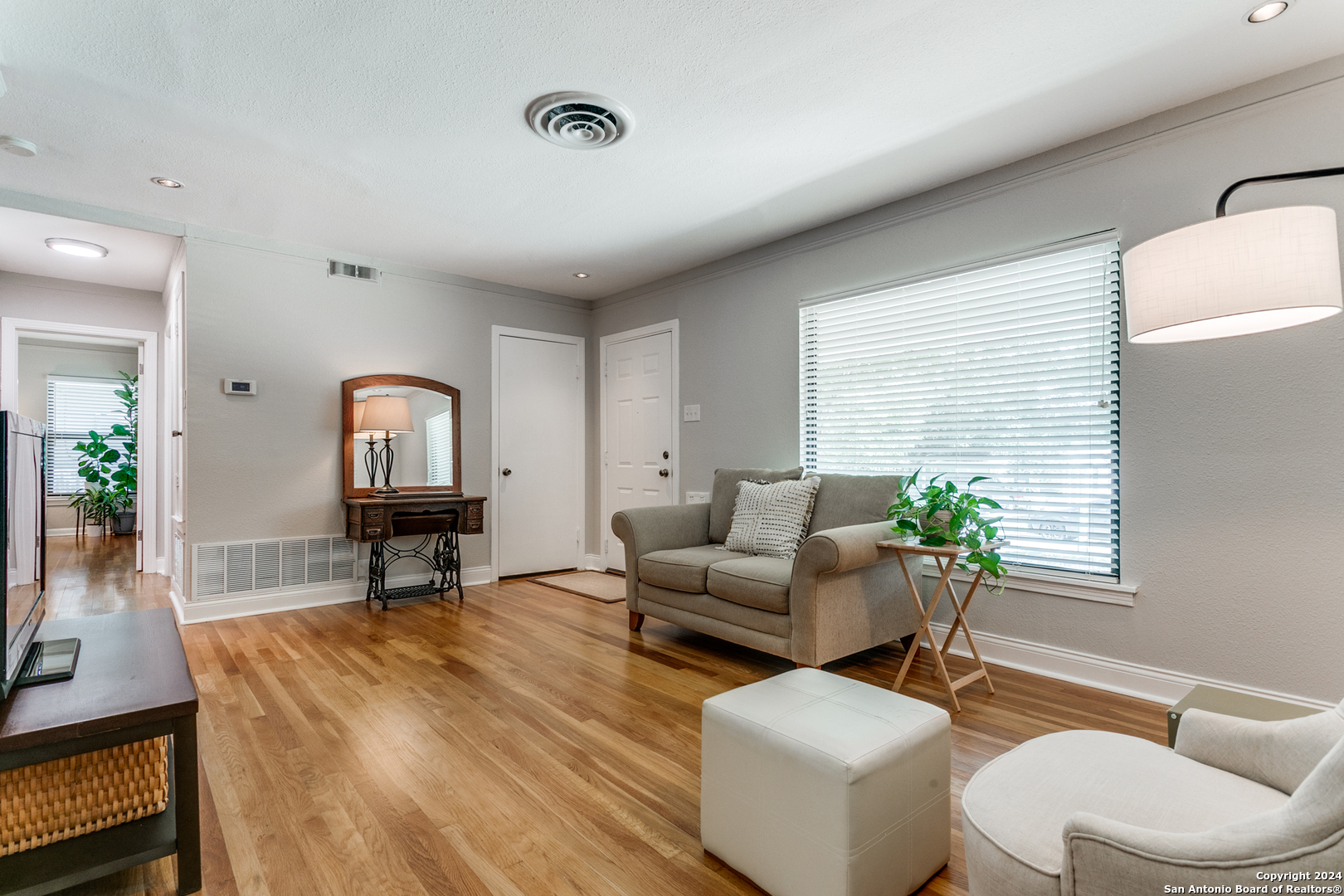 229 LYMAN DR
