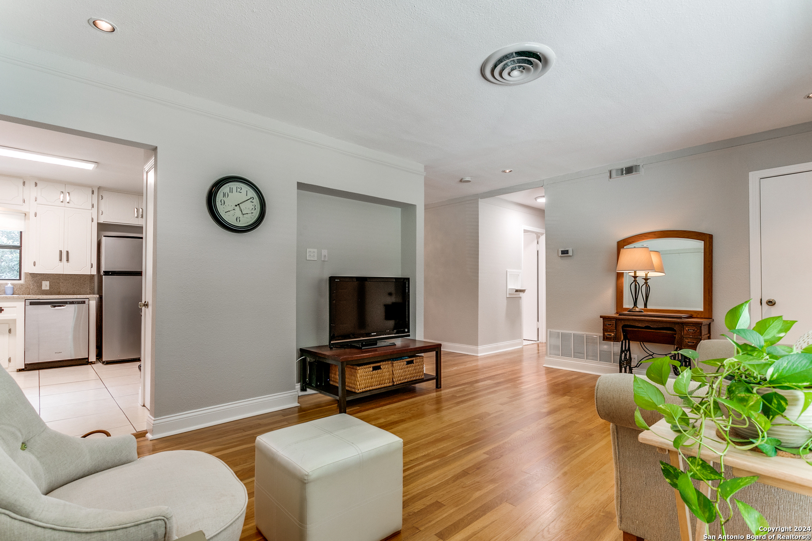 229 LYMAN DR