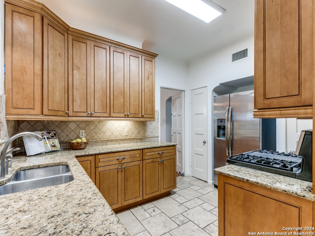 107 E MANDALAY DR